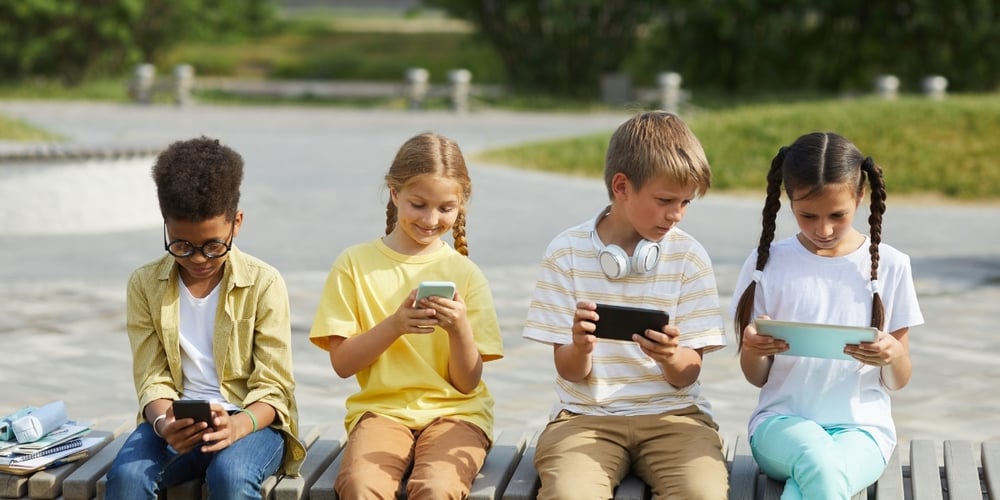 kids using apps together