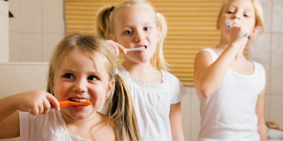 ¿Cómo hacer para que tus hijos quieran lavarse los dientes a diario?
