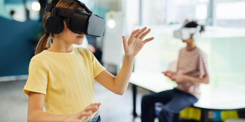 kid play virtual reality ai artificial intelligence