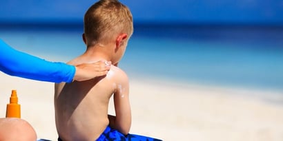Comment protéger votre enfant du soleil pendant l'été ?