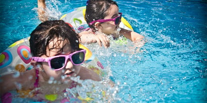 10 Tipps zum Schwimmenlernen für Kinder