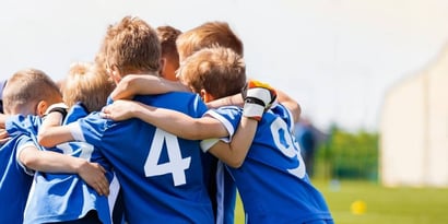 Los mejores deportes de equipo para niños (y sus beneficios)