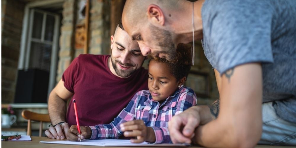 familias-homoparentales-hombres-gays-padres-hijo