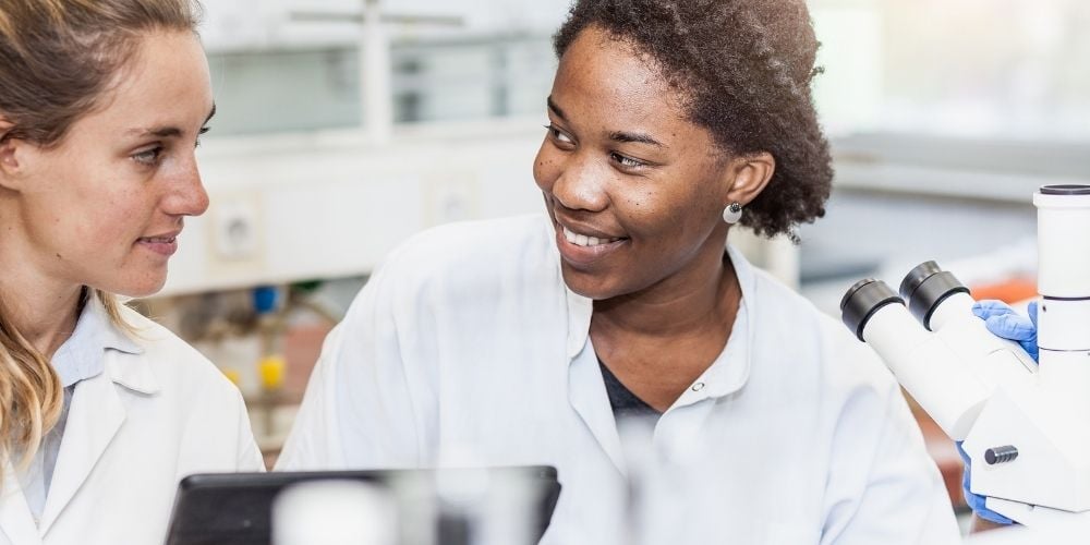 women in lab