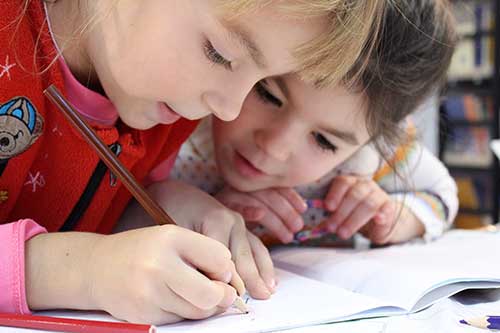 5 Gründe, warum Ihr intelligentes Kind in der Schule Schwierigkeiten haben könnte